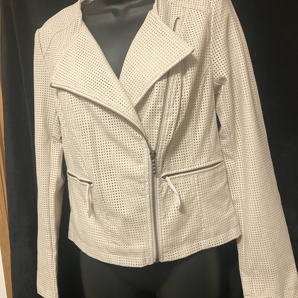 White leather-feel jacket XS. Pixelated for your pleasure. Polyester/poly lining - Picture 2 of 10